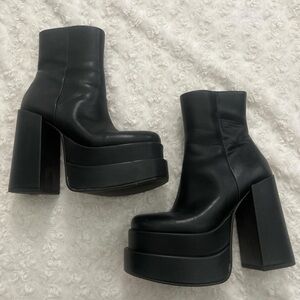 Women's Black Steve Madden Cobra Platforms